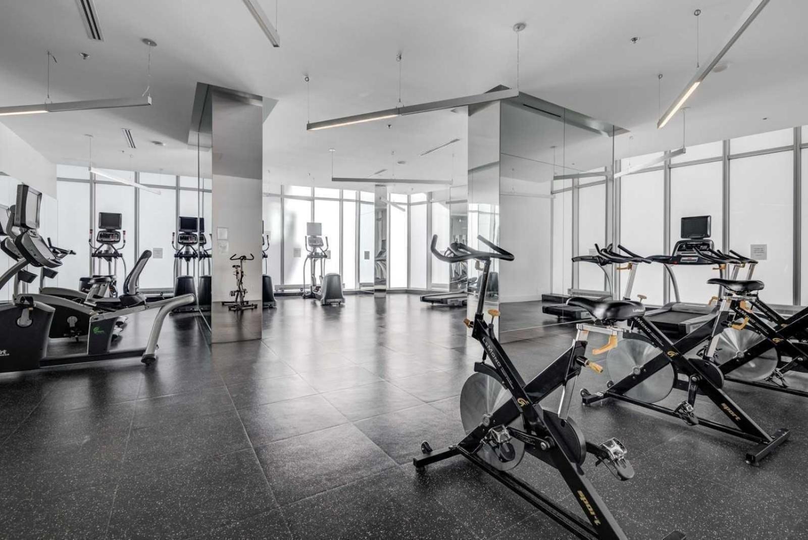 Grand Royal Suites Toronto Ngoại thất bức ảnh