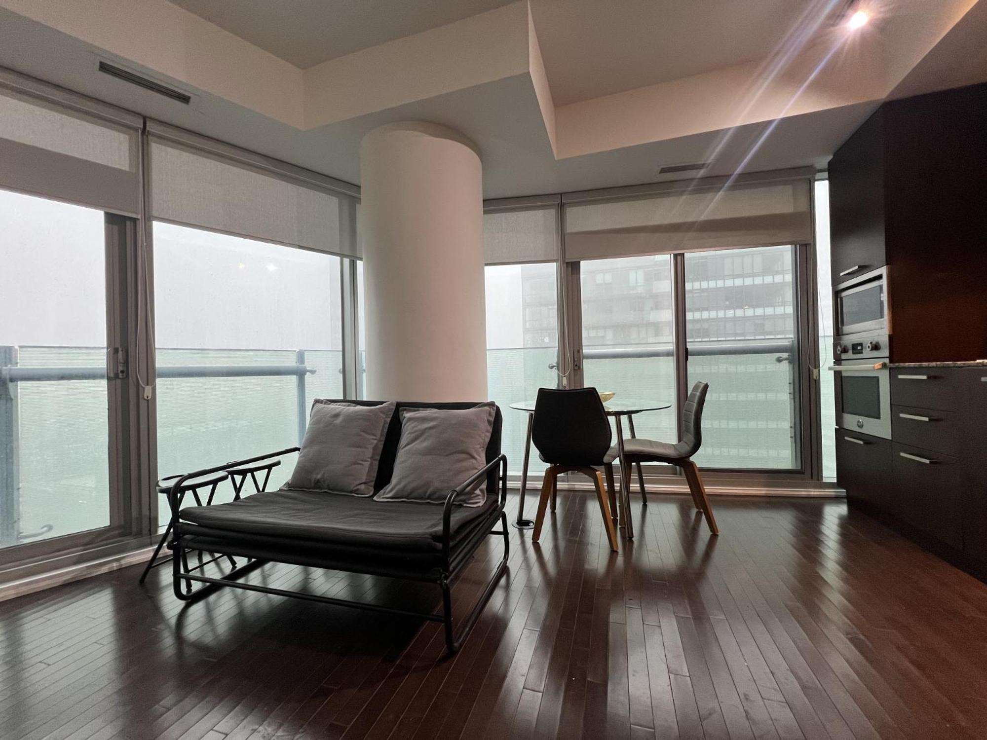Grand Royal Suites Toronto Phòng bức ảnh